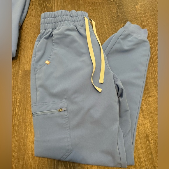 Figs Zamora Joggers - Picture 2 of 3